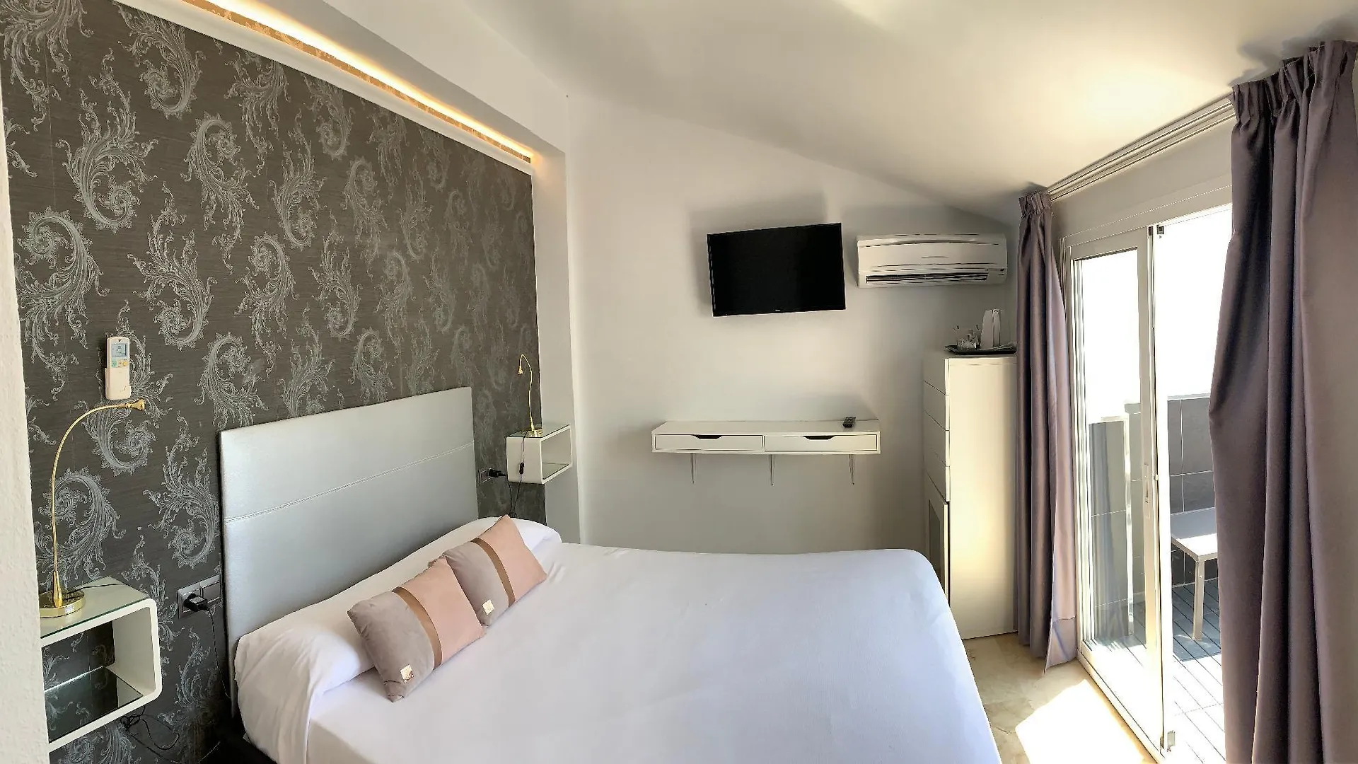 ** Pensjonat Hotel Abril Nerja Hiszpania