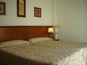 Abril Nerja Hotel 2*,