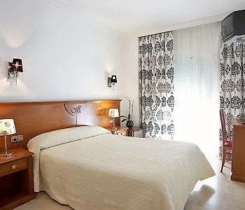 Abril Nerja Hotel