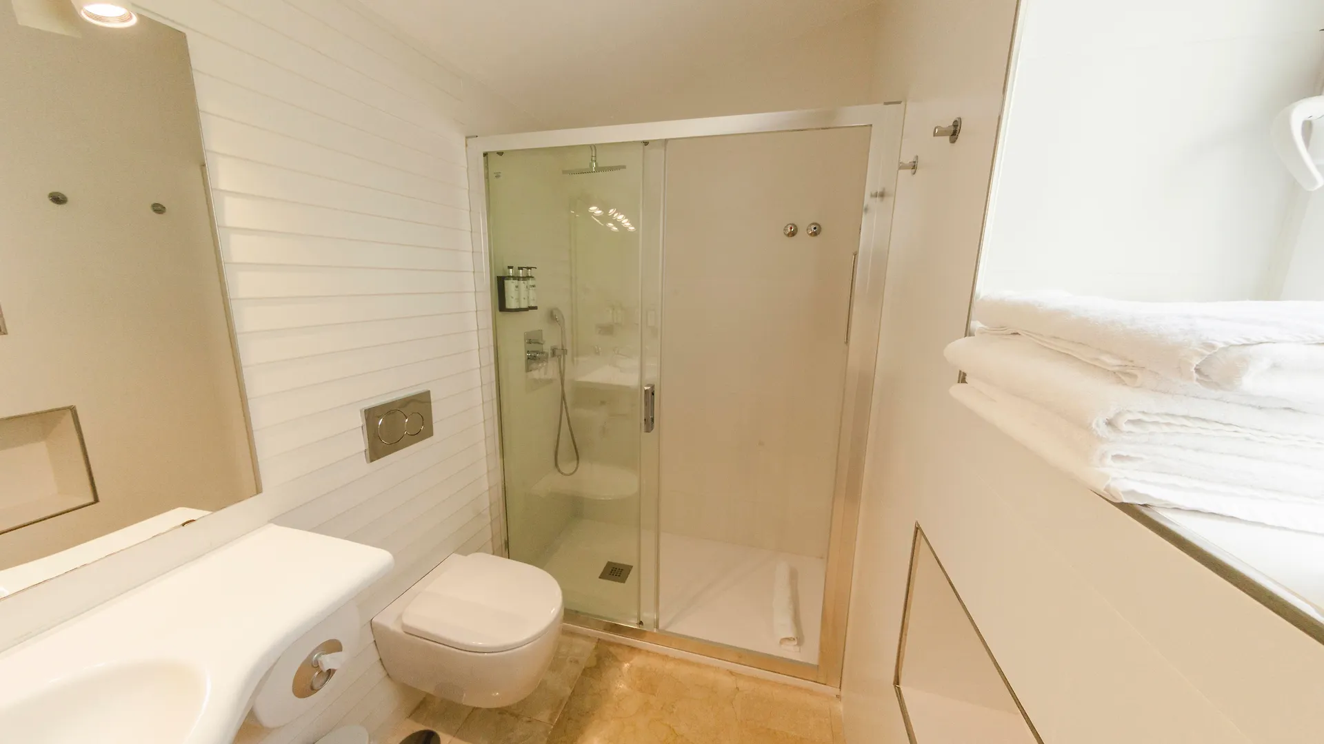 Abril Nerja Hotel 2*,  Spain