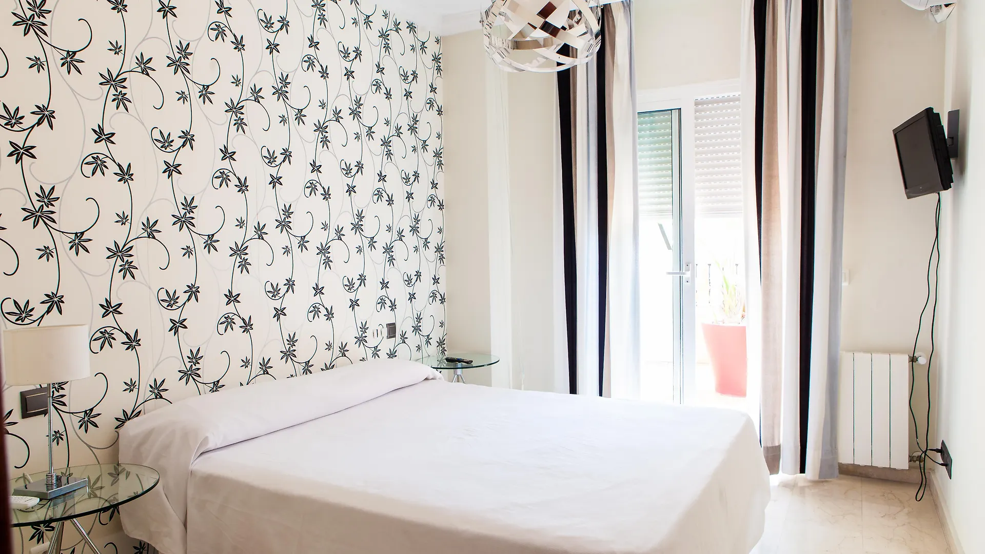 Abril Nerja Hotel