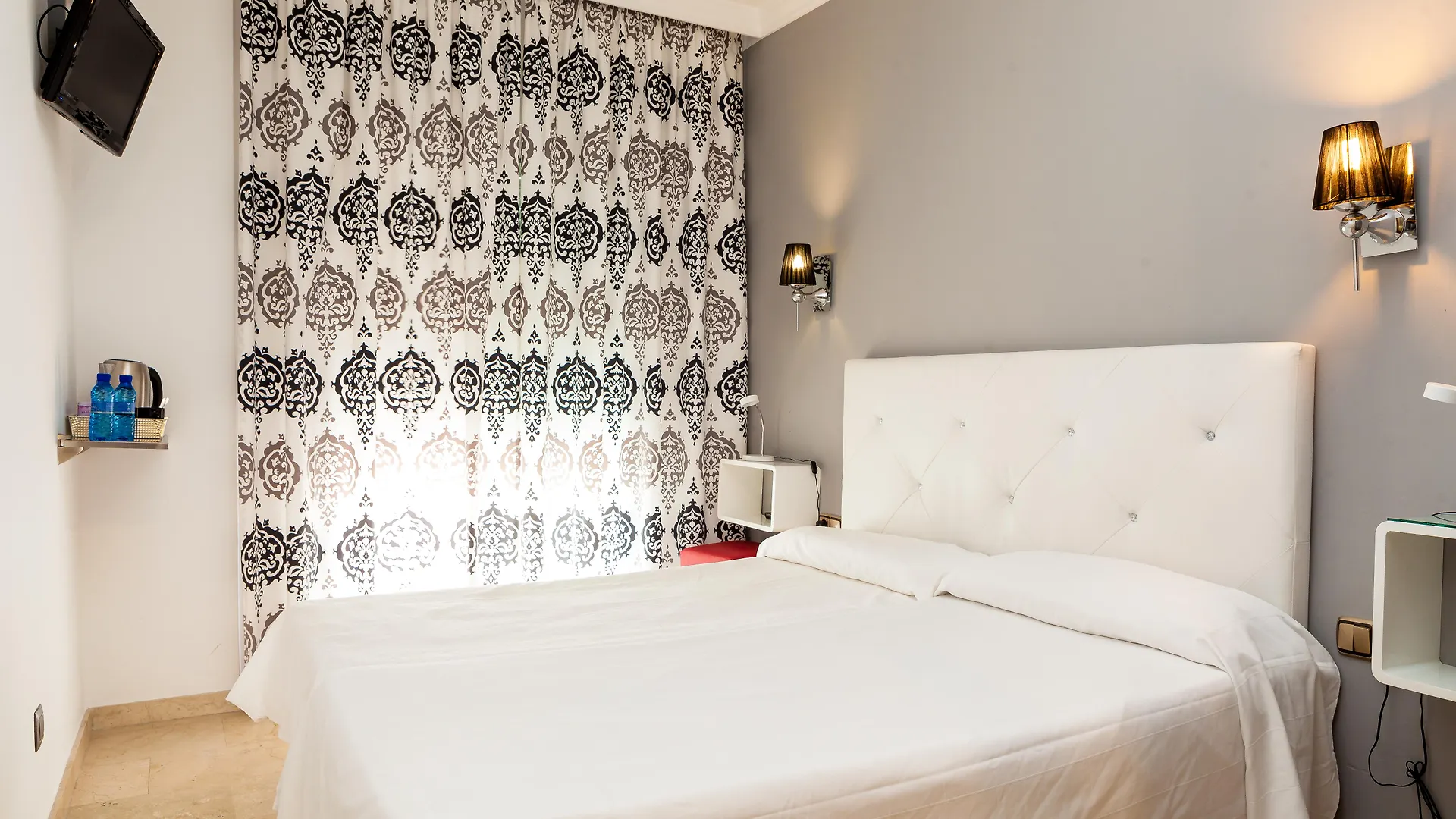 Abril Nerja Hotel