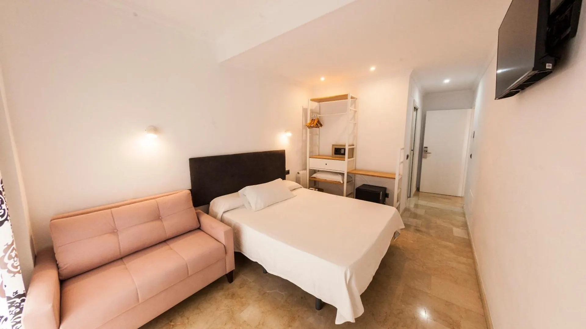 Guest house Abril Nerja Hotel