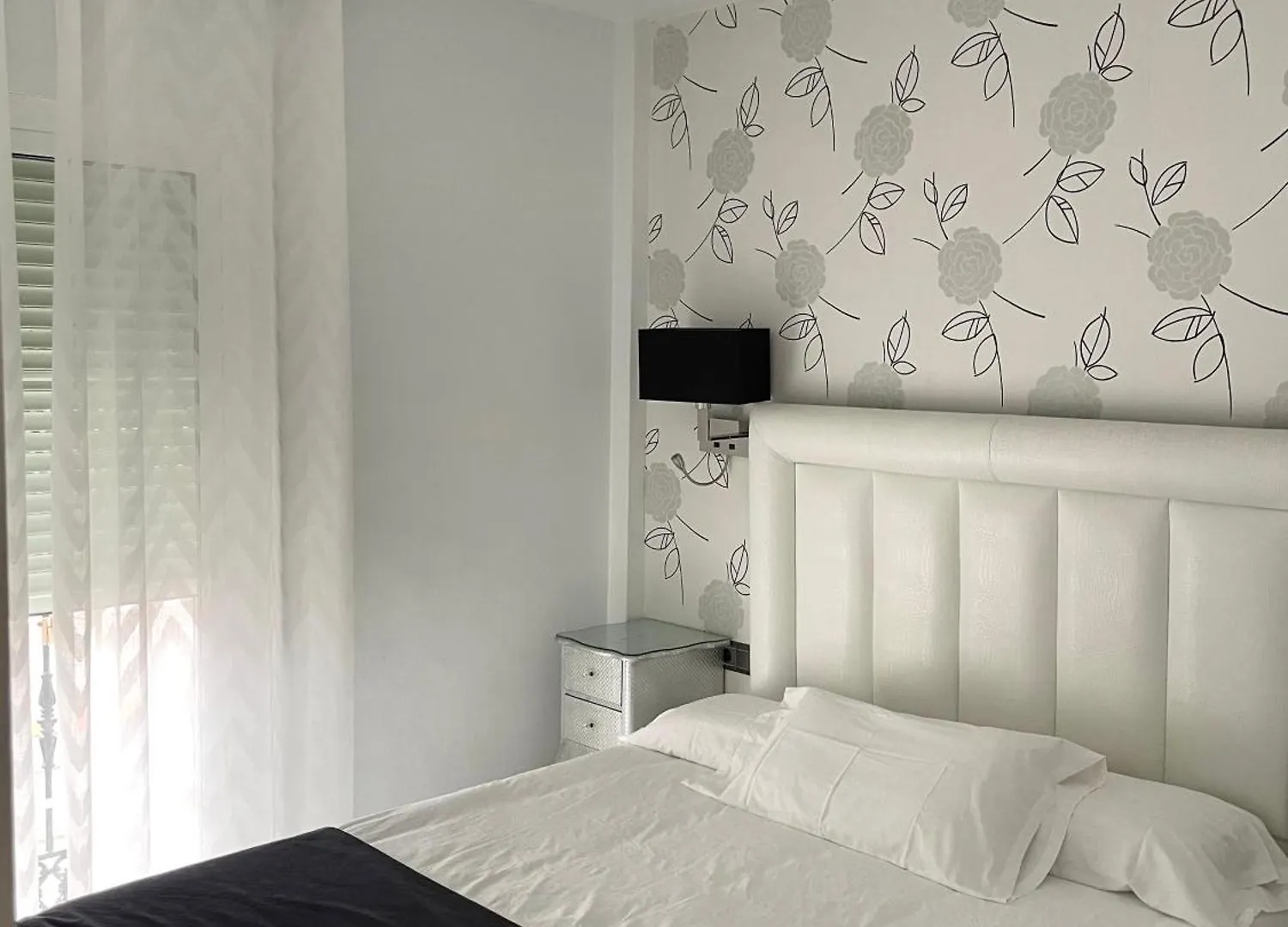 Abril Nerja Hotel 2*,